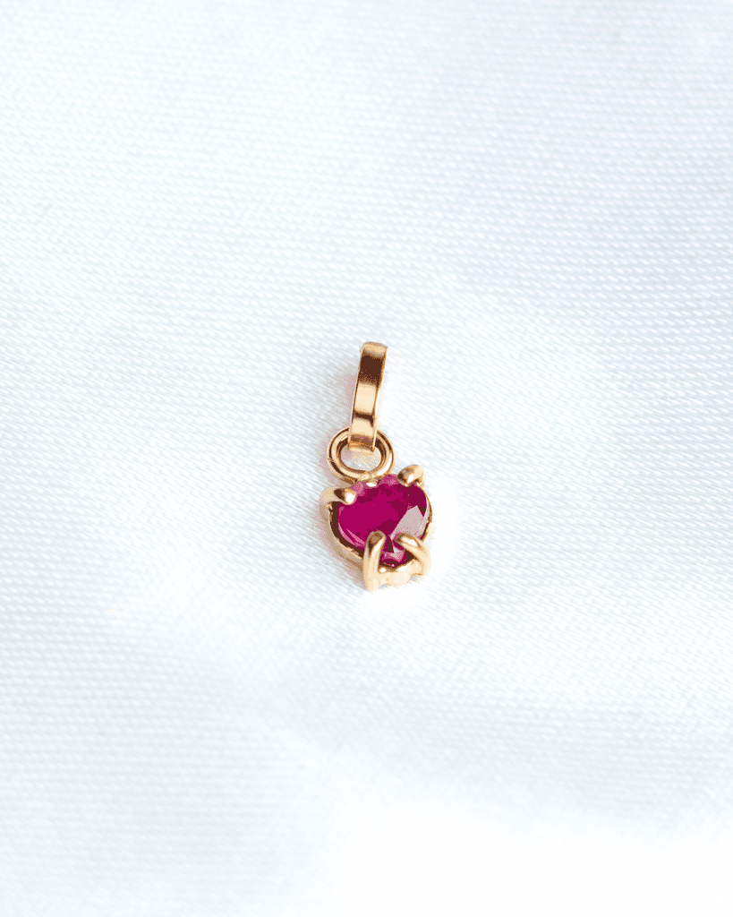 DIJE CORAZÓN ORO 18K CON RUBÍ NATURAL