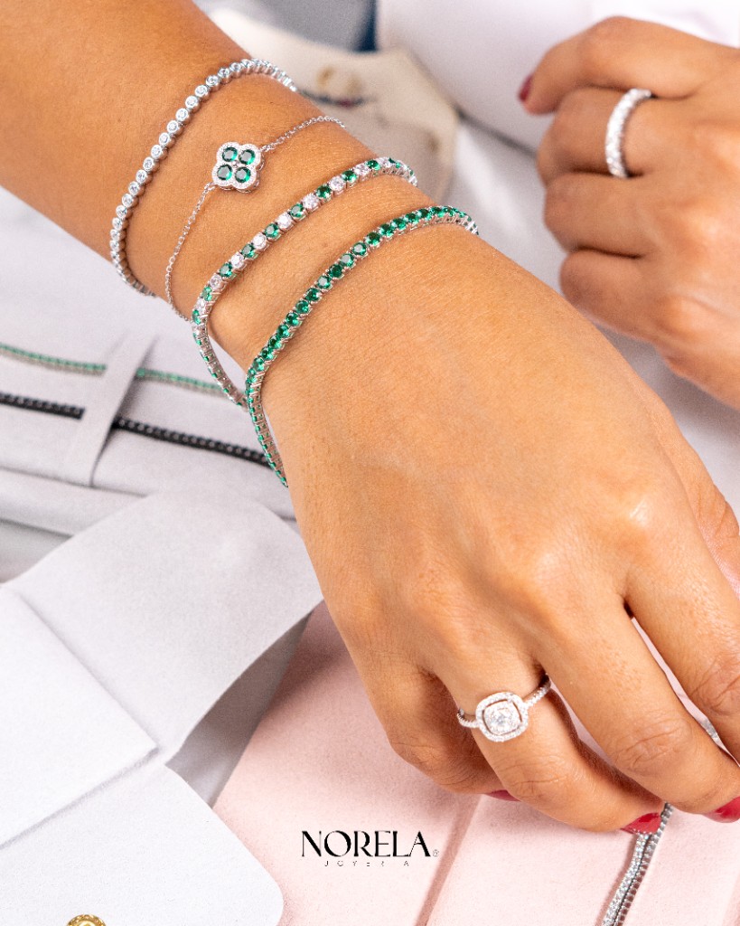Pulseras y anillos Norela con esmeraldas y circones en plata 925